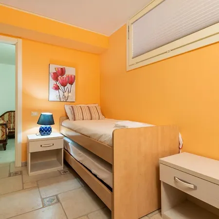 Apartment Casa Marina Chia